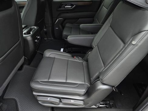 New 2026 GMC Yukon XL Denali w/ Denali Reserve Package image 4