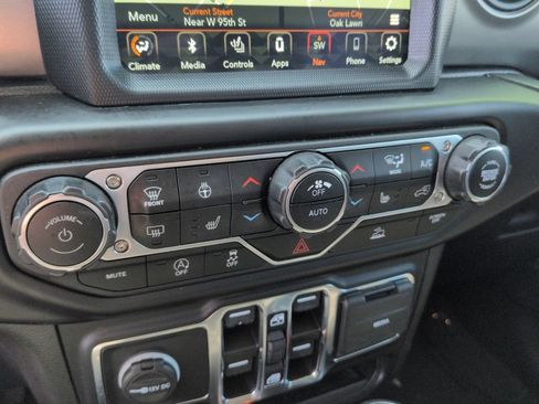 Used 2022 Jeep Wrangler Unlimited Sport AWD/4WD image 16