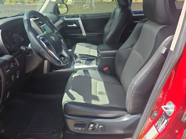Used 2021 Toyota 4Runner SR5 Premium w/ Moonroof Package AWD/4WD image 10