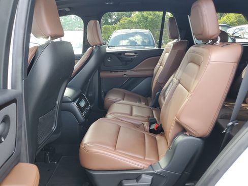 Certified 2022 Lincoln Aviator Reserve w/ Elements Package Plus image 10