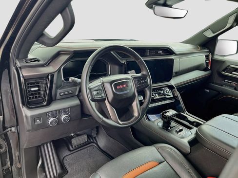 Used 2024 GMC Sierra 1500 AT4 w/ Technology Package AWD/4WD image 9