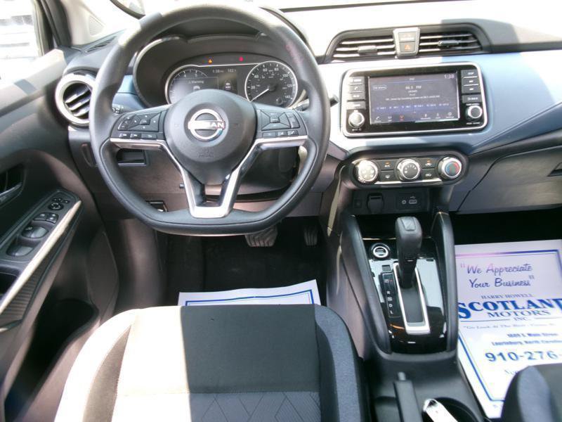 Used 2025 Nissan Versa SV FWD image 11