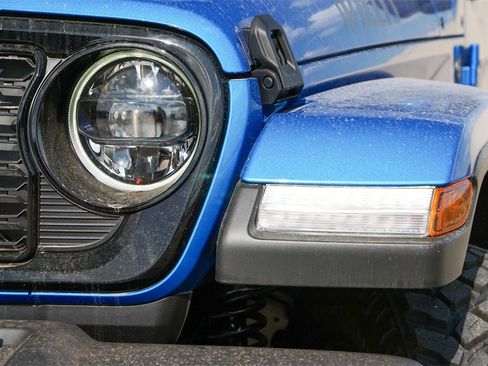 New 2024 Jeep Gladiator Sport image 3