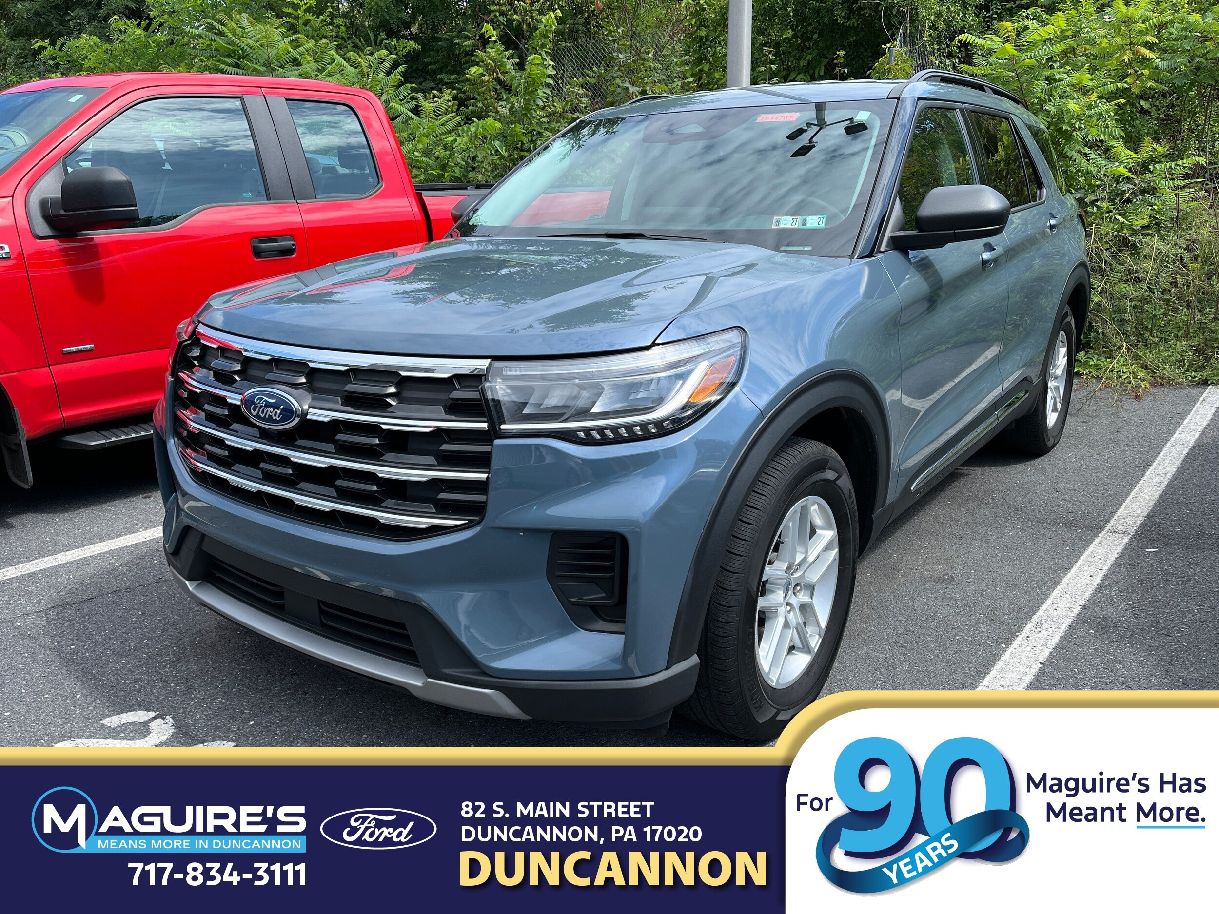 Used 2025 Ford Explorer Active AWD/4WD image 1