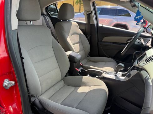Used 2015 Chevrolet Cruze LT image 14