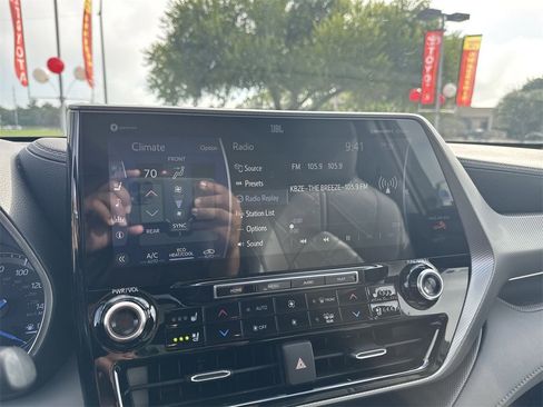 Used 2020 Toyota Highlander Limited Platinum image 26