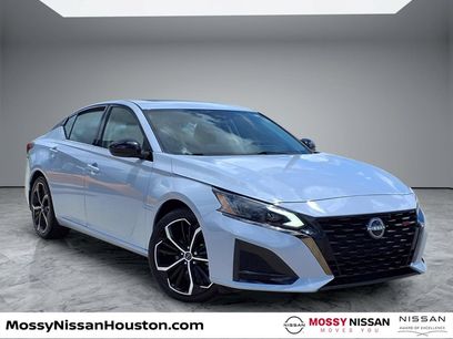 Used 2023 Nissan Altima 2.5 SR w/ SR Premium Package