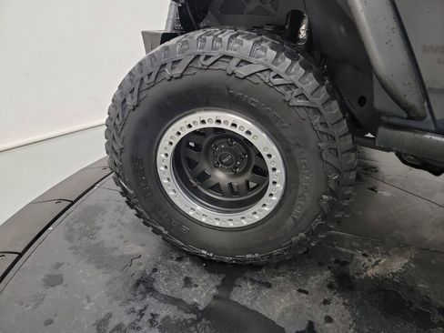 Used 2016 Jeep Wrangler Unlimited Rubicon w/ Connectivity Group image 30