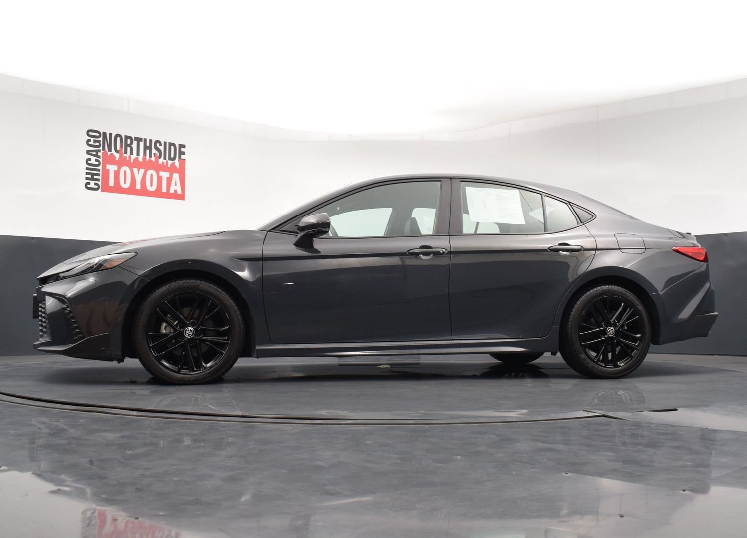 Used 2025 Toyota Camry SE FWD image 25