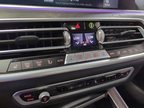 Used 2022 BMW X5 xDrive40i w/ Premium Package image 23