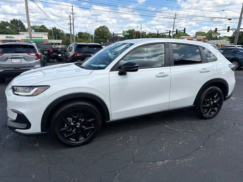 Used 2024 Honda HR-V Sport image 3