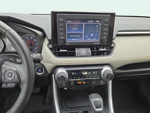 Used 2021 Toyota RAV4 XLE Premium image 26