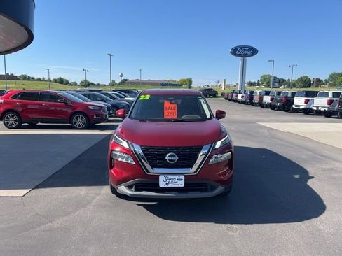 Used 2023 Nissan Rogue SV AWD/4WD image 2
