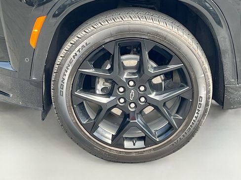 Used 2025 Chevrolet Traverse RS w/ LPO, Floor Liner Package AWD/4WD image 34