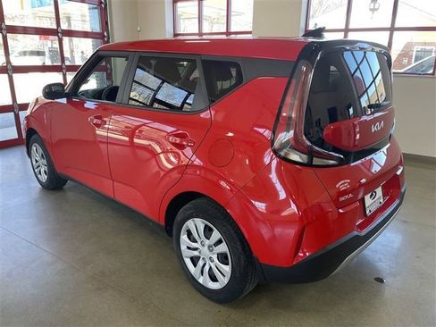 Used 2023 Kia Soul LX image 5
