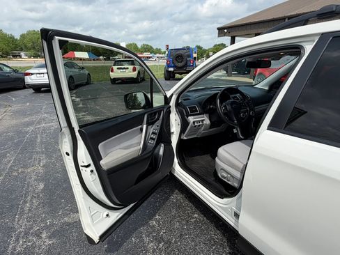 Used 2016 Subaru Forester 2.5i Premium AWD/4WD image 21