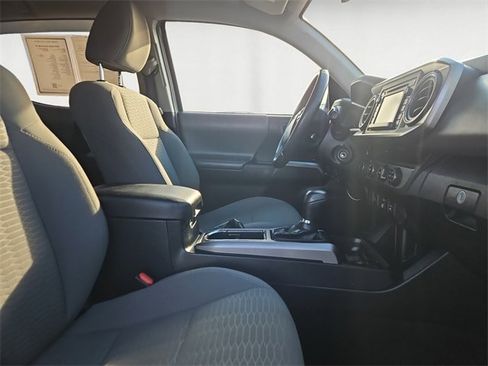 Used 2018 Toyota Tacoma SR5 image 15