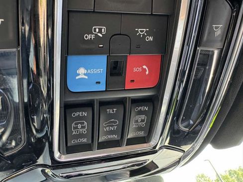 Used 2022 Jeep Grand Cherokee Overland image 15