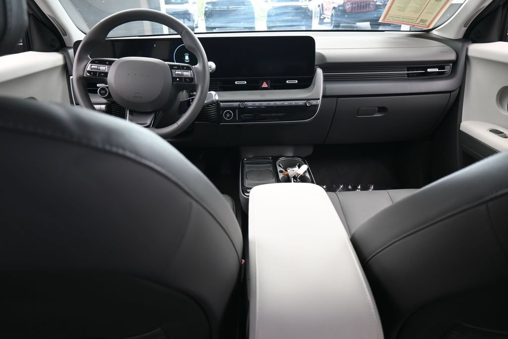 Used 2025 Hyundai Ioniq 5 SEL RWD image 42