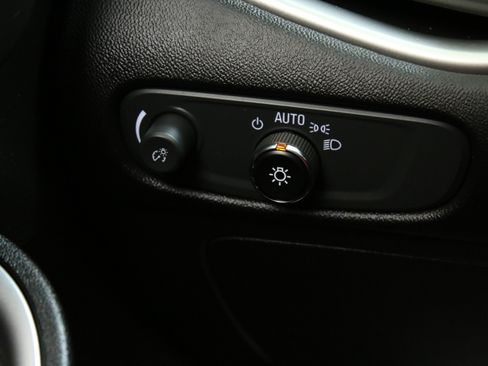 Used 2022 Chevrolet Malibu LS FWD image 15