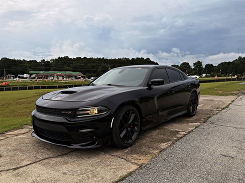 Used 2016 Dodge Charger R/T Scat Pack RWD image 1