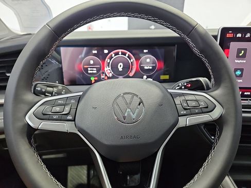 New 2026 Volkswagen Tiguan SE FWD image 22