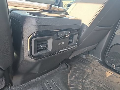 Used 2025 Chevrolet Silverado 2500 ZR2 w/ Technology Package AWD/4WD image 19