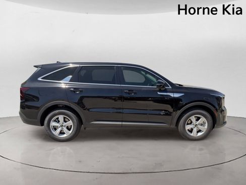 New 2026 Kia Sorento LX FWD image 3
