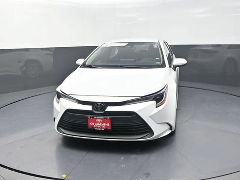 Used 2024 Toyota Corolla LE FWD image 2