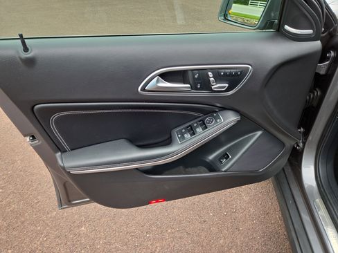 Used 2018 Mercedes-Benz GLA 250 4MATIC image 14