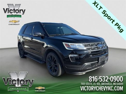 Used 2018 Ford Explorer XLT w/ Equipment Group 202A image 8