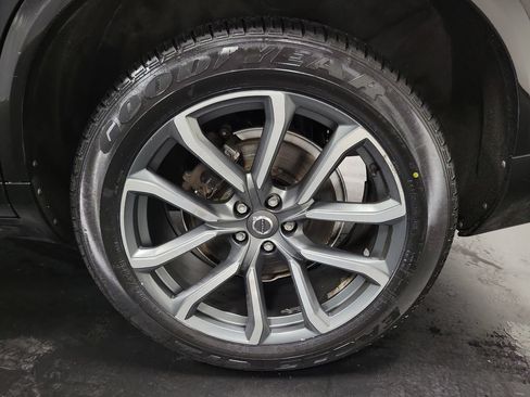 Used 2017 Volvo XC90 T6 Momentum w/ Vision Package AWD/4WD image 11