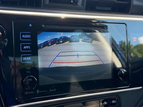 Used 2019 Toyota Corolla LE w/ LE Premium Package w/Moonroof FWD image 8