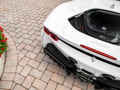Used 2022 Ferrari SF90 Spider AWD/4WD image 39