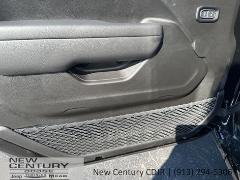 New 2025 Jeep Gladiator Sport image 19