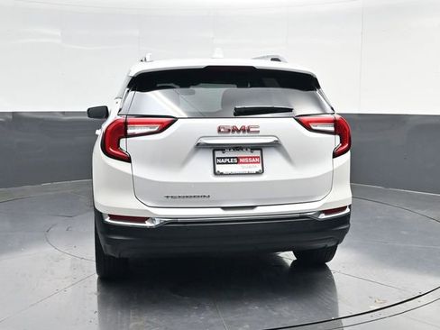Used 2023 GMC Terrain SLT w/ Tech Package image 4
