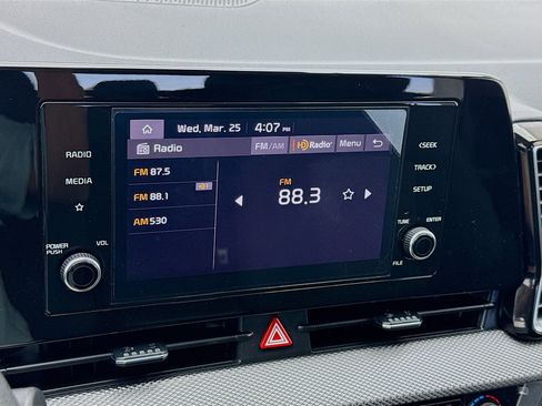 Used 2023 Kia Sportage LX image 11