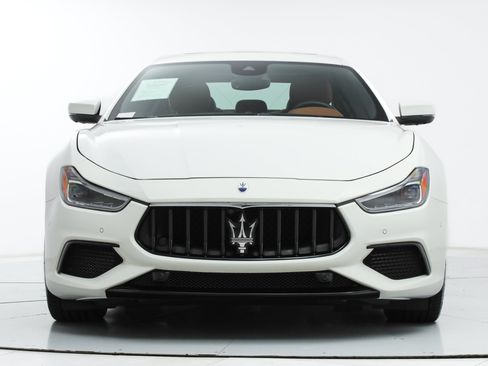 Certified 2023 Maserati Ghibli Modena RWD image 8