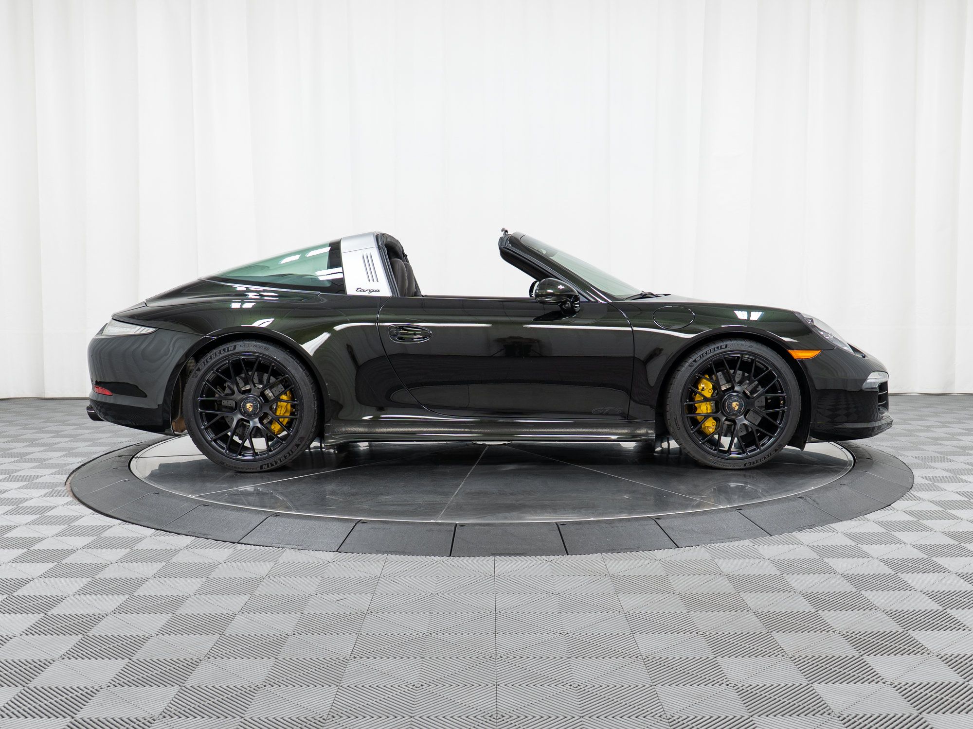 Certified 2016 Porsche 911 Targa 4 GTS AWD/4WD image 8
