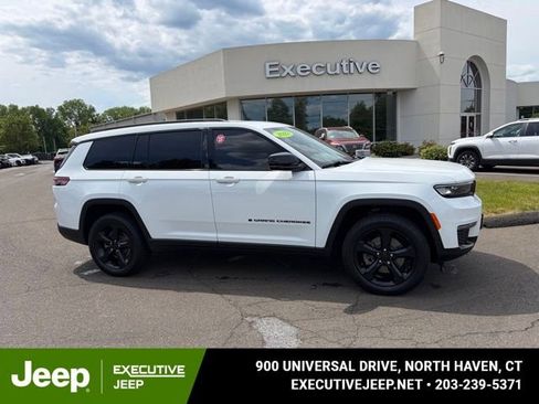 Used 2023 Jeep Grand Cherokee L Limited w/ Black Appearance Package AWD/4WD image 1