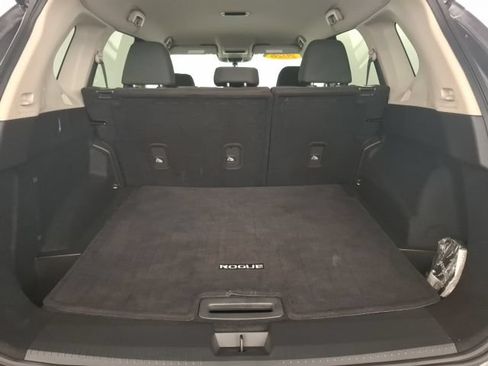 Used 2026 Nissan Rogue S FWD image 12