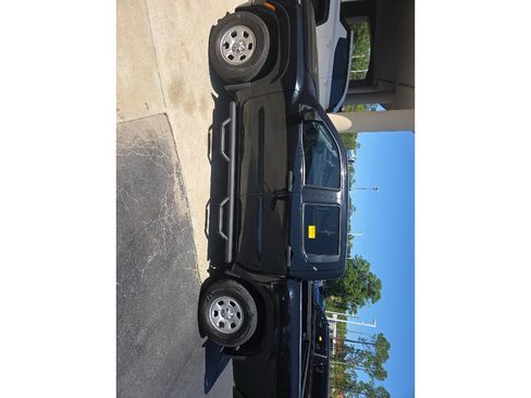 Used 2022 Nissan Frontier S w/ Technology Package image 3