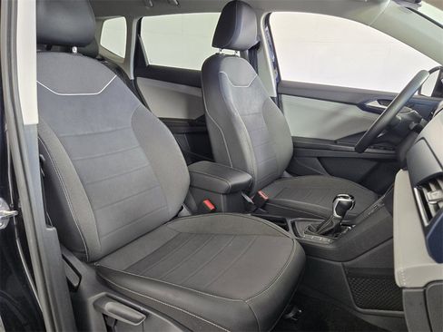 Used 2024 Volkswagen Taos SE image 16