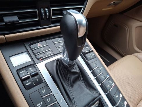 Used 2019 Porsche Macan image 12