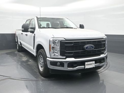New 2026 Ford F250 XL w/ XL Chrome Package image 8