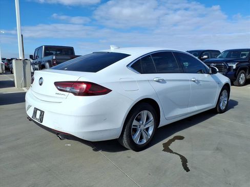 Used 2018 Buick Regal Preferred image 5