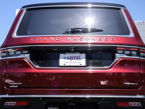 Used 2022 Jeep Grand Wagoneer Series III w/ Flexible Seating Group AWD/4WD image 15
