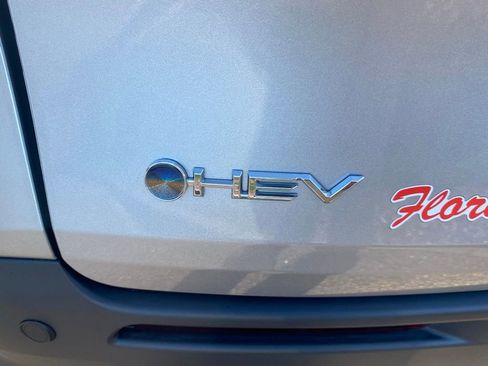 Used 2025 Toyota Sienna XLE w/ XLE Plus Package FWD image 15