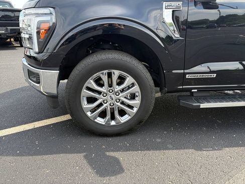 Used 2025 Ford F150 Lariat w/ Equipment Group 502A High AWD/4WD image 11