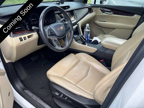 Used 2017 Cadillac XT5 Premium Luxury AWD/4WD image 7